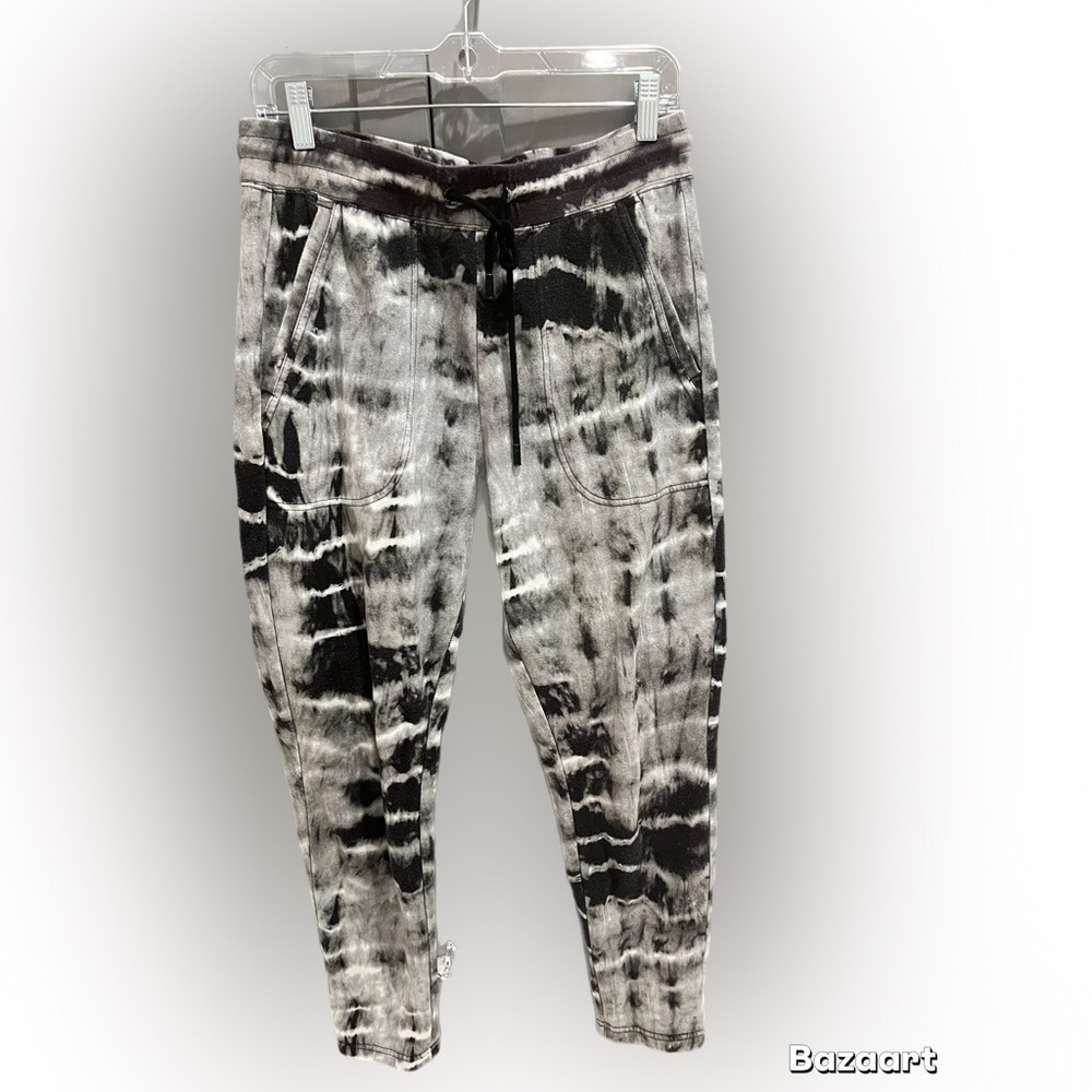 Nicole Miller sweatpants size small